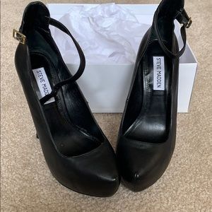 New Black Steve Madden Pumps